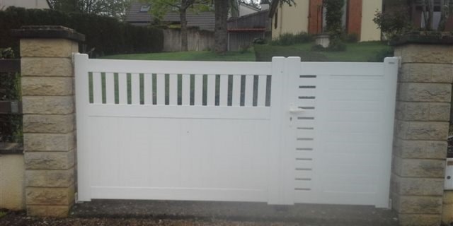 portail PVC limousus